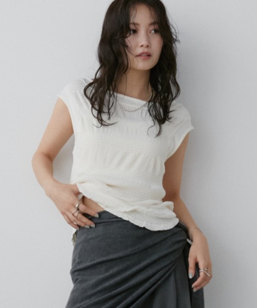 Aunt Marie's（アントマリーズ）の「シャーリングシアーフレンチスリーブトップス（Tシャツ/カットソー・レディース・ホワイト/ブラック・FREE）」の5枚目の写真