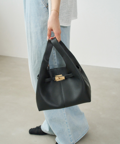 LE TALON（ルタロン）の「LETALON 2way soft cube bag（ショルダーバッグ・レディース・ブラック/ベージュ・FREE）」の5枚目の写真