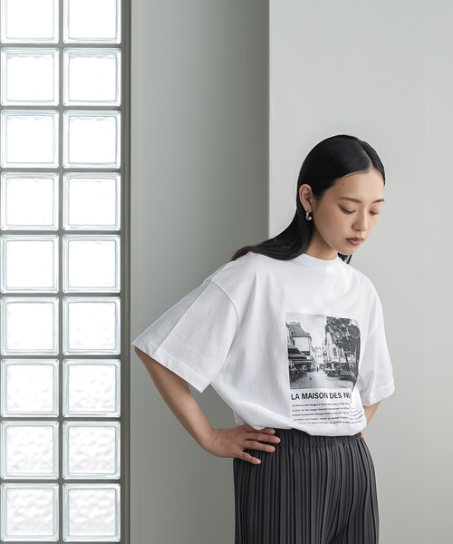 mili an deni（ミリアンデニ）の「半袖シティスケープフォトプリントTシャツ（Tシャツ/カットソー・レディース・オフホワイト/チャコールグレー/ブラック・M/L）」の6枚目の写真