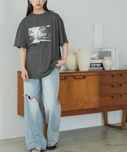 mili an deni（ミリアンデニ）の「半袖シティスケープフォトプリントTシャツ（Tシャツ/カットソー・レディース・オフホワイト/チャコールグレー/ブラック・M/L）」の16枚目の写真