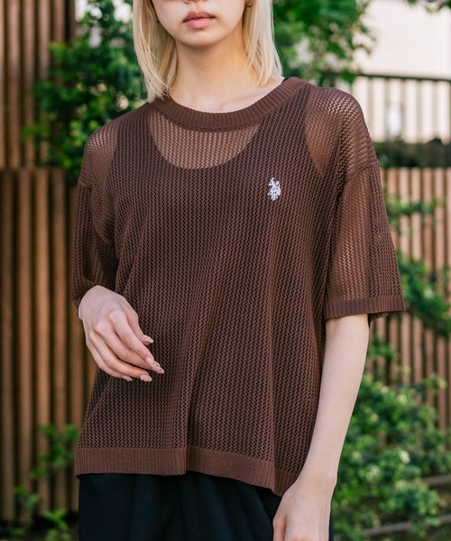 U.S. POLO ASSN.(ユーエスポロアッスン)の「【U.S. POLO ASSN./ユーエスポロアッスン】【とろみ素材 蒸れにくくさらさら】透かし編みニットTシャツ 透け感 涼しい サマーニット 高見え 上品(ニット/セーター・レディース・ピンク/ブラウン/オフホワイト/ブラック・MEDIUM/LARGE)」の3枚目の写真