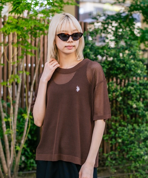 U.S. POLO ASSN.(ユーエスポロアッスン)の「【U.S. POLO ASSN./ユーエスポロアッスン】【とろみ素材 蒸れにくくさらさら】透かし編みニットTシャツ 透け感 涼しい サマーニット 高見え 上品(ニット/セーター・レディース・ピンク/ブラウン/オフホワイト/ブラック・MEDIUM/LARGE)」の13枚目の写真