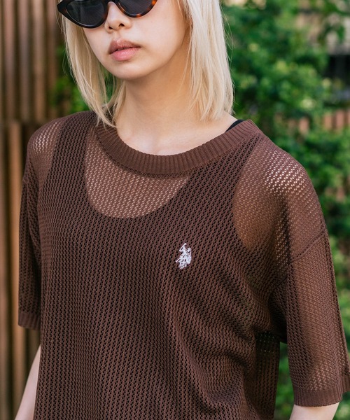 U.S. POLO ASSN.(ユーエスポロアッスン)の「【U.S. POLO ASSN./ユーエスポロアッスン】【とろみ素材 蒸れにくくさらさら】透かし編みニットTシャツ 透け感 涼しい サマーニット 高見え 上品(ニット/セーター・レディース・ピンク/ブラウン/オフホワイト/ブラック・MEDIUM/LARGE)」の17枚目の写真