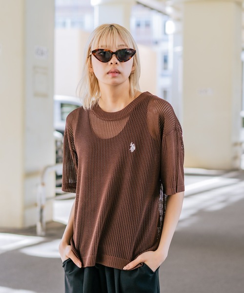 U.S. POLO ASSN.(ユーエスポロアッスン)の「【U.S. POLO ASSN./ユーエスポロアッスン】【とろみ素材 蒸れにくくさらさら】透かし編みニットTシャツ 透け感 涼しい サマーニット 高見え 上品(ニット/セーター・レディース・ピンク/ブラウン/オフホワイト/ブラック・MEDIUM/LARGE)」の18枚目の写真