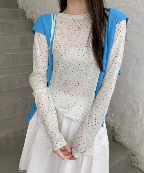 Chiina(チーナ)の「Chiina/ロングスリーブシアートップス(Tシャツ/カットソー・レディース・D/B/A/C・FREE)」の14枚目の写真