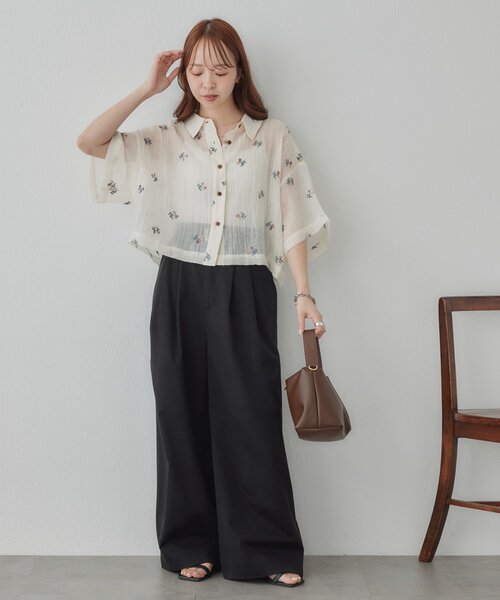 DISCOAT（ディスコート）の「刺繍シアークロップドシャツ（シャツ/ブラウス・レディース・アイボリー/ブラック/オリーブ・MEDIUM）」の4枚目の写真