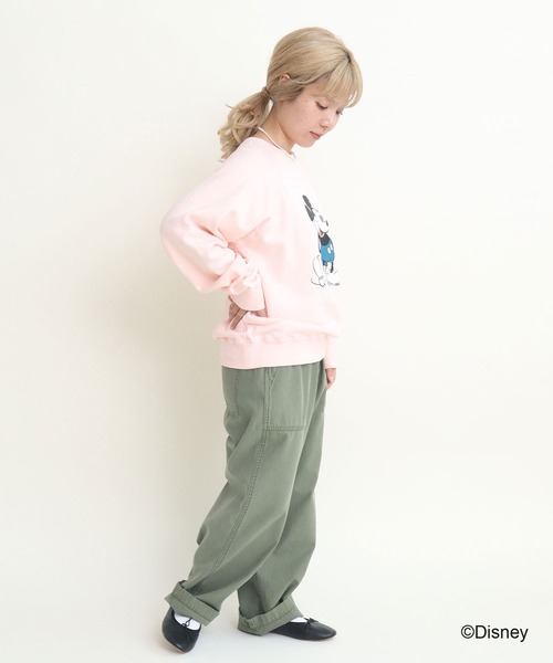 CHILD WOMAN(チャイルドウーマン)の「ミッキー/プリント クルーネックスウェット(スウェット・レディース・グレー/ブラウン/サックスブルー/ピンク/イエロー・FREE)」の14枚目の写真
