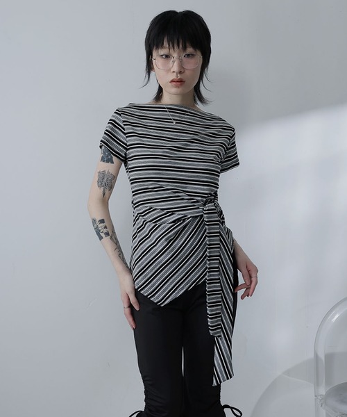 Ulysses（ユリシス）の「アシメデザインボートネックボーダーTシャツ（Tシャツ/カットソー・レディース・ベージュ/ブラック・F）」の12枚目の写真