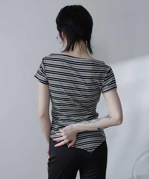 Ulysses（ユリシス）の「アシメデザインボートネックボーダーTシャツ（Tシャツ/カットソー・レディース・ベージュ/ブラック・F）」の13枚目の写真