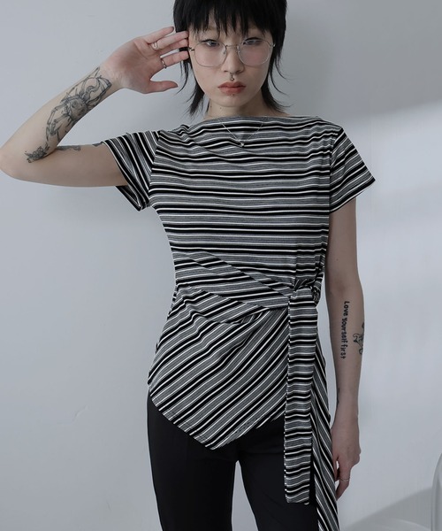 Ulysses（ユリシス）の「アシメデザインボートネックボーダーTシャツ（Tシャツ/カットソー・レディース・ベージュ/ブラック・F）」の15枚目の写真