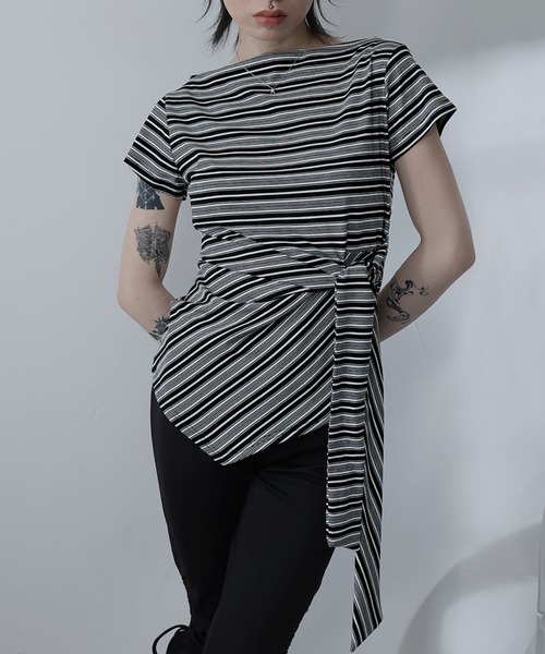 Ulysses（ユリシス）の「アシメデザインボートネックボーダーTシャツ（Tシャツ/カットソー・レディース・ベージュ/ブラック・F）」の10枚目の写真