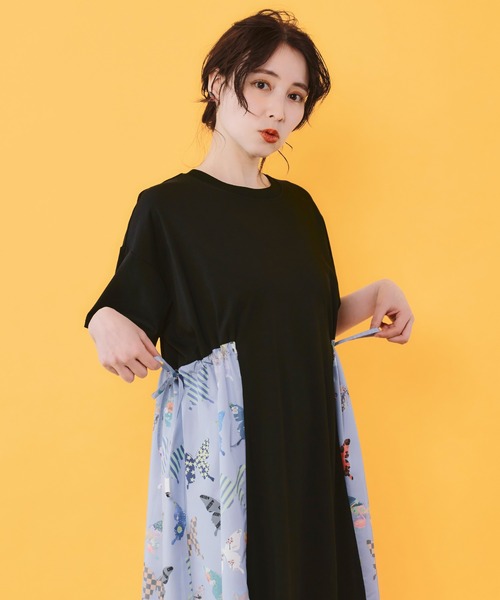 ScoLar(スカラー)の「162661:天竺×蝶柄布帛ワンピース(ワンピース・レディース・チャコールグレー/ブラック・M)」の3枚目の写真