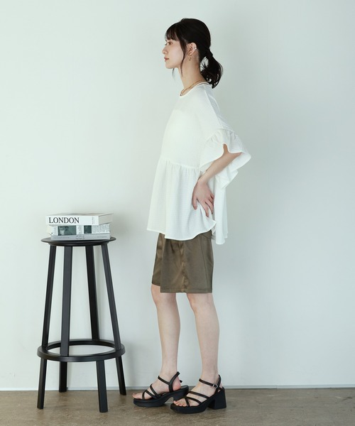 shetila(シェティラ)の「ノンストレス ふんわり フリルトップス(Tシャツ/カットソー・レディース・ブラック/オフホワイト/ミント・M)」の7枚目の写真