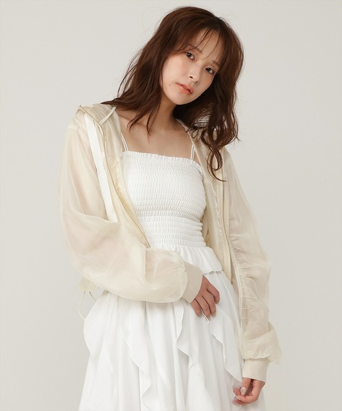 AND COUTURE(アンドクチュール)の「レイヤードシアーブルゾン(ブルゾン・レディース・オフホワイト/ライトグレー/ベージュ/ネイビー・FREE)」の3枚目の写真