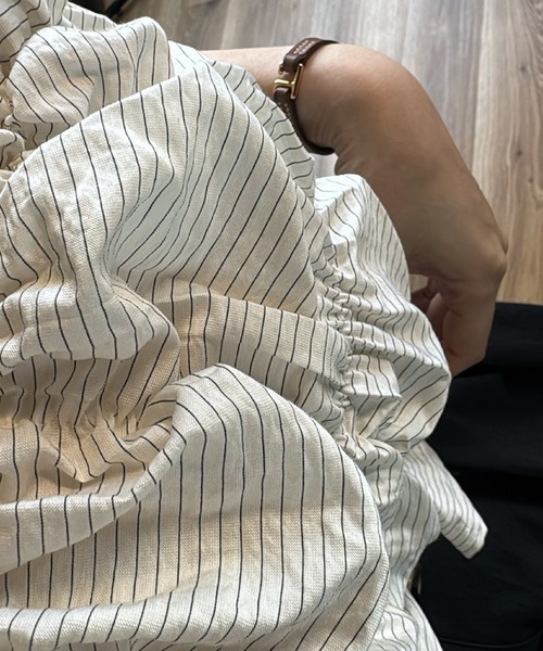 WILLFULLY(ウィルフリー)の「whip shirring stripe 2way tops(Tシャツ/カットソー・レディース・ブラック/アイボリー/ブルー・FREE)」の16枚目の写真