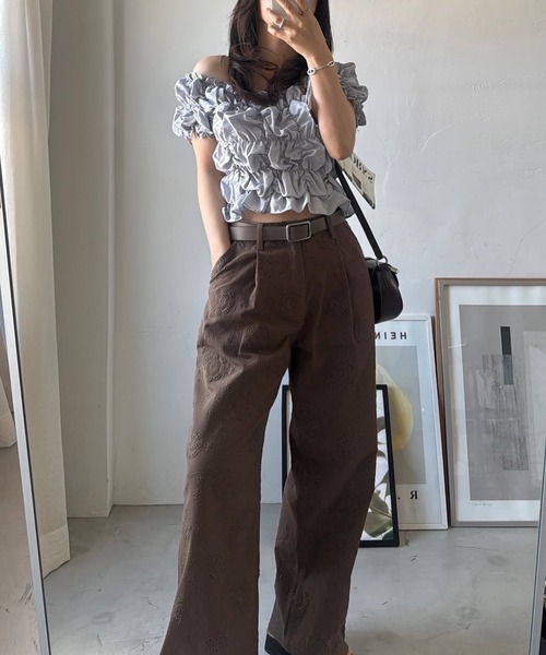 WILLFULLY(ウィルフリー)の「whip shirring stripe 2way tops(Tシャツ/カットソー・レディース・ブラック/アイボリー/ブルー・FREE)」の7枚目の写真