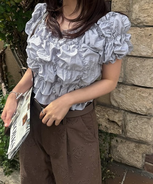WILLFULLY(ウィルフリー)の「whip shirring stripe 2way tops(Tシャツ/カットソー・レディース・ブラック/アイボリー/ブルー・FREE)」の10枚目の写真