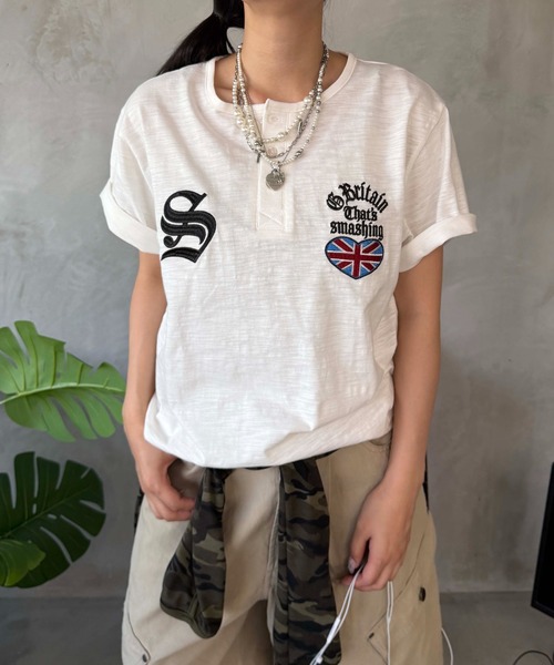 sedacle(セダクル)の「ユニオン刺繍ヘンリースラブTEE(Tシャツ/カットソー・レディース・オフホワイト/ボルドー/ライトブルー/ブラック・LARGE/MEDIUM/SMALL)」の16枚目の写真