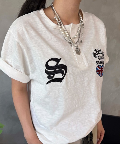 sedacle(セダクル)の「ユニオン刺繍ヘンリースラブTEE(Tシャツ/カットソー・レディース・オフホワイト/ボルドー/ライトブルー/ブラック・LARGE/MEDIUM/SMALL)」の20枚目の写真