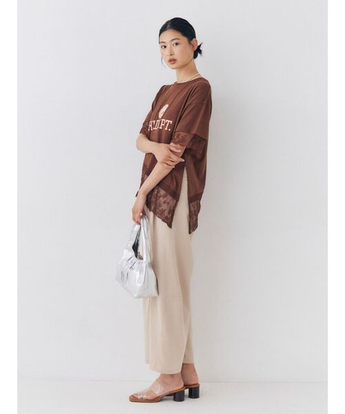 Ungrid（アングリッド）の「カレッジロゴレースコンビTee（Tシャツ/カットソー・レディース・オフホワイト/ブラウン・FREE）」の11枚目の写真
