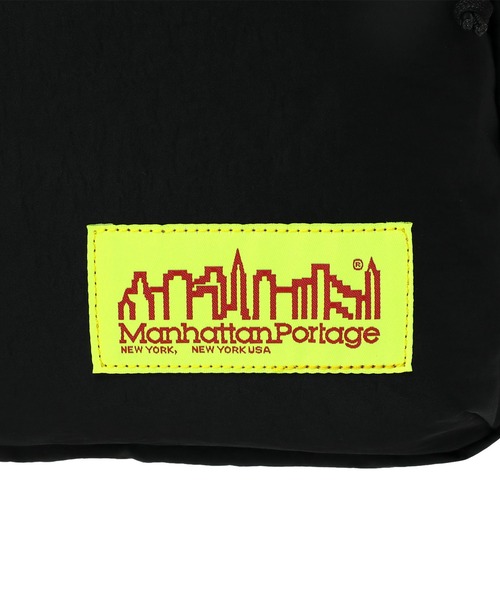 Manhattan Portage(マンハッタンポーテージ)の「VERRAZZANO SHOULDER BAG CORDURA GRINZA IRONWOOD(ショルダーバッグ・メンズ・ブラック・LARGE)」の12枚目の写真
