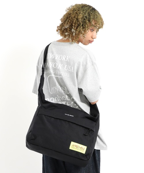 Manhattan Portage(マンハッタンポーテージ)の「VERRAZZANO SHOULDER BAG CORDURA GRINZA IRONWOOD(ショルダーバッグ・メンズ・ブラック・LARGE)」の13枚目の写真