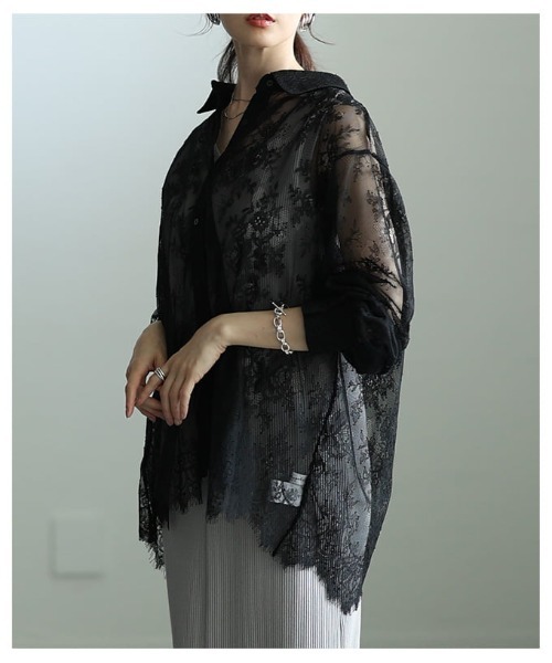 Sawa a la mode（サワアラモード）の「総レーススカラップシャツ（シャツ/ブラウス・レディース・ブラック/オフホワイト・FREE）」の5枚目の写真