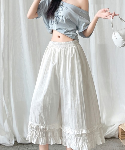 LUCPY(ラクピー)の「裾フリルワイドパンツ(その他パンツ・レディース・カーキ/ブラック/グレー/ホワイト・X-LARGE/LARGE/MEDIUM/SMALL)」の6枚目の写真