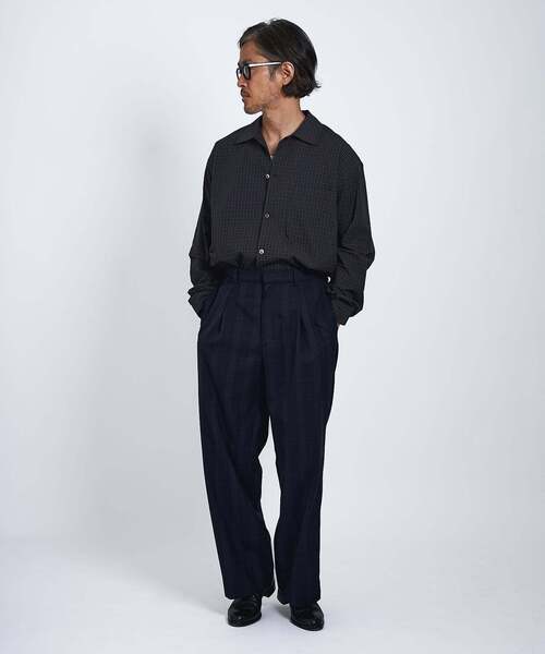 EDIFICE（エディフィス）の「Convertible Collar シャツ（シャツ/ブラウス・メンズ・グレー/サックスブルー/ブラック・MEDIUM/LARGE）」の4枚目の写真