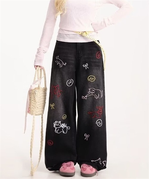 FREE STYLISTS(フリー スタイリスト)の「刺繍柄ワイドデニムパンツ(デニムパンツ・レディース・ブラック・XL/L/S/M)」の5枚目の写真