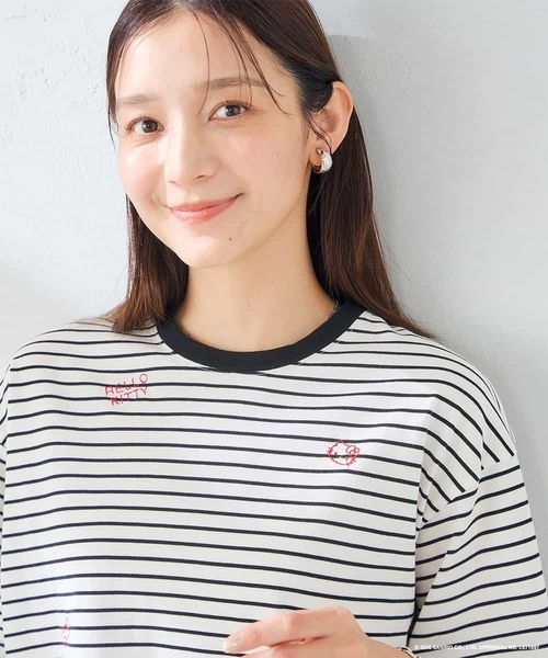 a.v.v(アーヴェヴェ)の「HELLO KITTY クロップドTシャツ(Tシャツ/カットソー・レディース・ネイビー/ホワイト・39)」の3枚目の写真