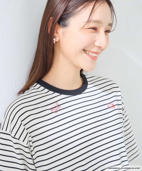 a.v.v(アーヴェヴェ)の「HELLO KITTY クロップドTシャツ(Tシャツ/カットソー・レディース・ネイビー/ホワイト・39)」の6枚目の写真