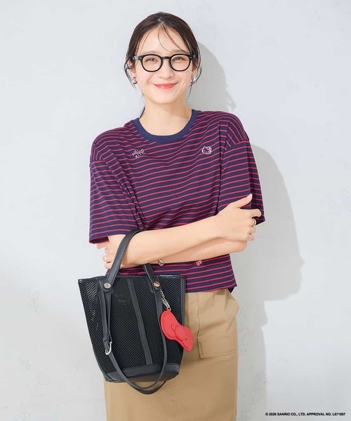 a.v.v(アーヴェヴェ)の「HELLO KITTY クロップドTシャツ(Tシャツ/カットソー・レディース・ネイビー/ホワイト・39)」の19枚目の写真