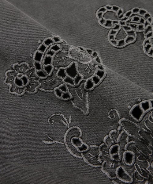 GANNI（ガニー）の「Heavy cotton Jersey Embroidery Anglais（Tシャツ/カットソー・レディース・その他1・S/M）」の5枚目の写真