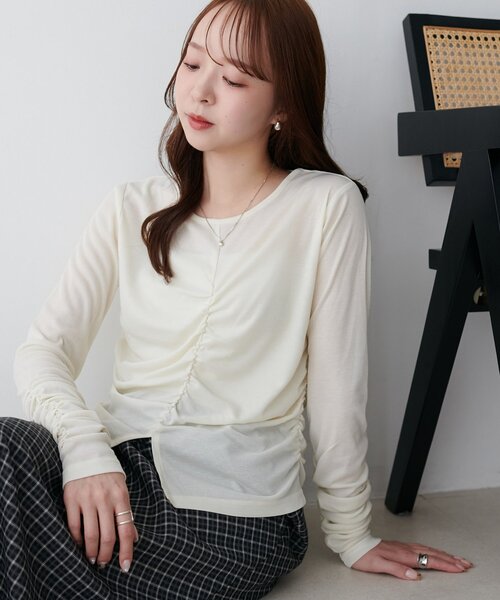 DISCOAT(ディスコート)の「【WEB限定】シャーリングトップス(Tシャツ/カットソー・レディース・ブラック/アイボリー/グレー/モカ・FREE)」の2枚目の写真