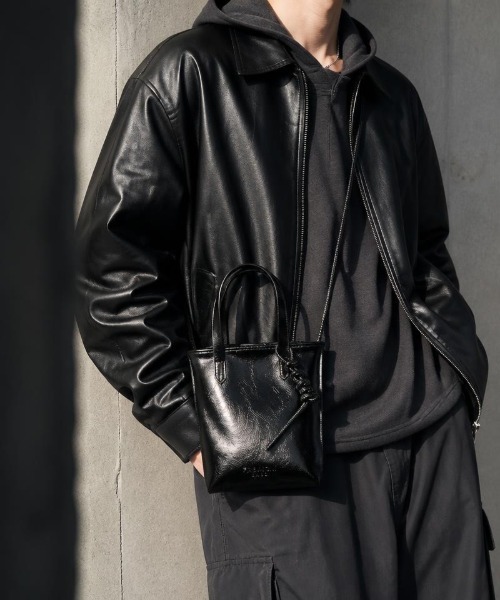 Burner(バーナー)の「【Leathen Leather(レーセンレザー)】マグネット開閉 縦型ミニ2WAYバッグ lea-handbag-7-10【RBT】(ハンドバッグ・メンズ・ブラック/シルバー・FREE)」の13枚目の写真