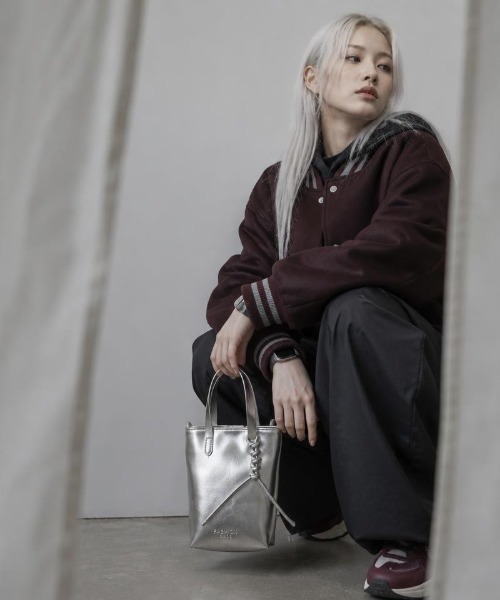 Burner(バーナー)の「【Leathen Leather(レーセンレザー)】マグネット開閉 縦型ミニ2WAYバッグ lea-handbag-7-10【RBT】(ハンドバッグ・メンズ・ブラック/シルバー・FREE)」の18枚目の写真