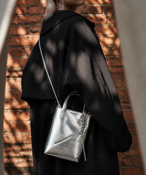 Burner(バーナー)の「【Leathen Leather(レーセンレザー)】マグネット開閉 縦型ミニ2WAYバッグ lea-handbag-7-10【RBT】(ハンドバッグ・メンズ・ブラック/シルバー・FREE)」の20枚目の写真