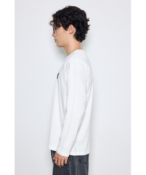 AZUL by moussy（アズールバイマウジー）の「ロゴプリントロンT 秋服 冬服　Tシャツ　長袖（Tシャツ/カットソー・メンズ・ホワイト/ブラック・MEDIUM/LARGE/SMALL）」の7枚目の写真