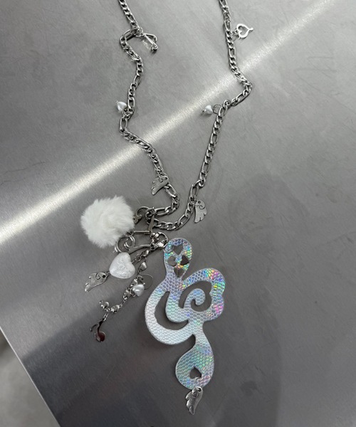 Never mind the XU / Chikashitsu+(ネバーマインド ザ エックスユー / チカシツプラス)の「【Nerd out XU】onpu necklace / 【ナードアウトエックスユー】音符チャームチェーンネックレス(ネックレス・レディース・ブルー・ONE SIZE)」の5枚目の写真