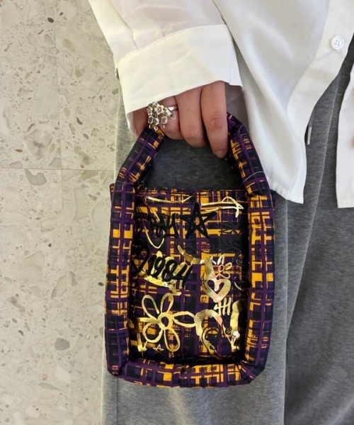 Ray BEAMS(レイビームス)の「【別注】Casselini × Ray BEAMS / ミューズ ボックス ミニ バッグ(トートバッグ・レディース・パープル/ブラック・ONE SIZE)」の2枚目の写真