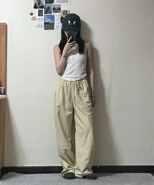 APPAREL ARCHIVE（アパレルアーカイブ）の「Corti nylon wide pants - Beige（スウェットパンツ・レディース・その他・FREE）」の8枚目の写真