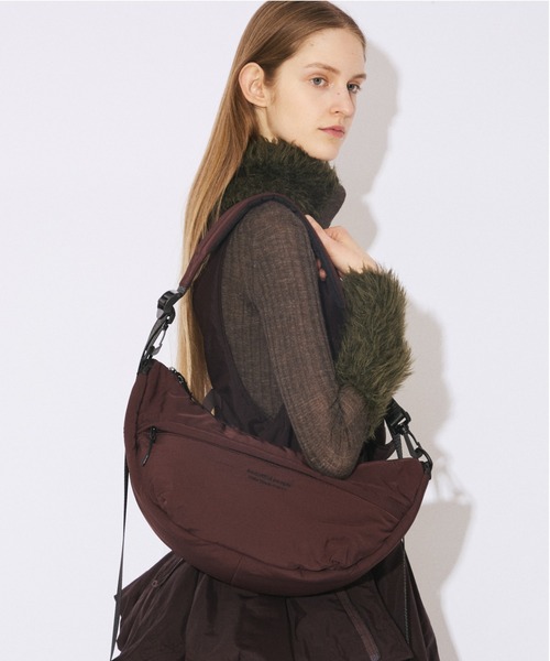 beautiful people(ビューティフルピープル)の「pertex & boa shoulder bag(ショルダーバッグ・レディース・ボルドー/ブラック・FREE)」の2枚目の写真