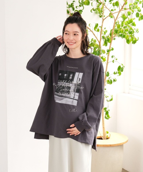 LEPSIM(レプシィム)の「【産前・産後対応】マタニティ/フォトプリント長袖T 1069220(マタニティウェア/グッズ・レディース・チャコールグレー/オフホワイト・FREE)」の1枚目の写真