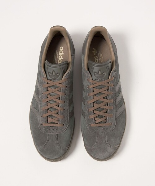 adidas Originals(アディダスオリジナルス)の「【別注】<adidas Originals> GAZELLE ガゼル スニーカー(スニーカー・メンズ・ダークグレー・26.5cm/28cm/26cm/27cm/27.5cm)」の3枚目の写真