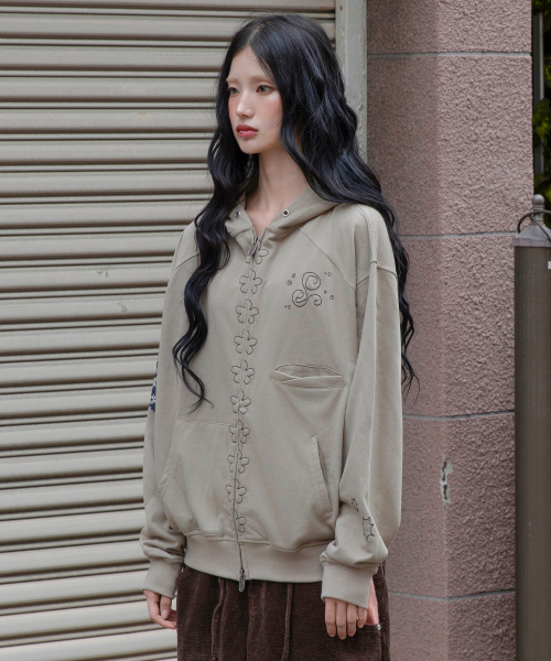 RuNaKi'Hu'(ルナキフ)の「WXJ058 コミチ 花柄配色フードジップアップ (DARK BEIGE)(パーカー・レディース・その他・1/2)」の2枚目の写真