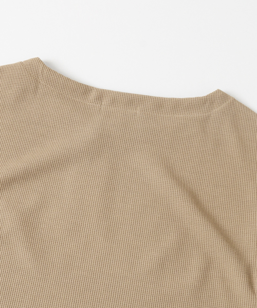 URBAN RESEARCH（アーバンリサーチ）の「機能素材サーマルカットソー（Tシャツ/カットソー・レディース・ベージュ/オフホワイト/ブラック/レッド・FREE）」の11枚目の写真