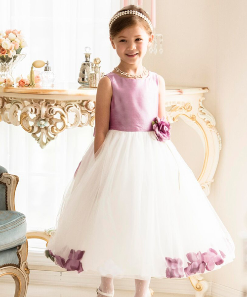 Catherine Cottage（キャサリンコテージ）の「花びら揺れるロマンティックドレス（ドレス・キッズ・グリーン/ピンク/ボルドー/ホワイト/イエロー/コーラルピンク/ライラック/パープル/ブルー・140/130/150/110/120/100/130L/160/120L/160L/140L）」の5枚目の写真