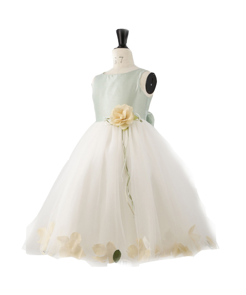 Catherine Cottage（キャサリンコテージ）の「花びら揺れるロマンティックドレス（ドレス・キッズ・グリーン/ピンク/ボルドー/ホワイト/イエロー/コーラルピンク/ライラック/パープル/ブルー・140/130/150/110/120/100/130L/160/120L/160L/140L）」の2枚目の写真