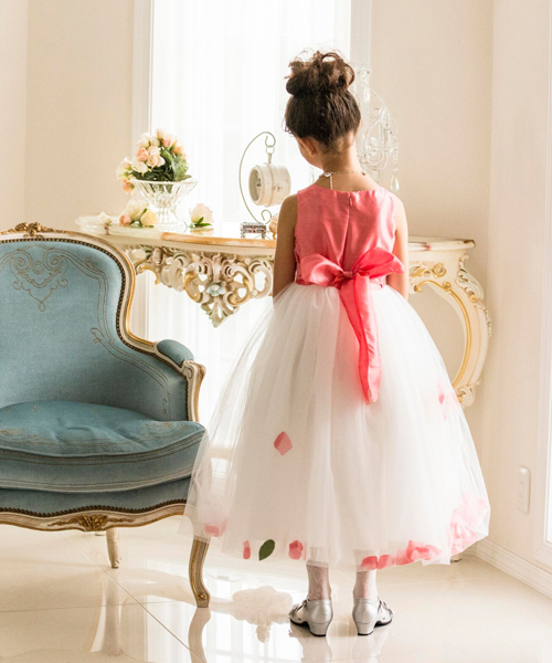 Catherine Cottage（キャサリンコテージ）の「花びら揺れるロマンティックドレス（ドレス・キッズ・グリーン/ピンク/ボルドー/ホワイト/イエロー/コーラルピンク/ライラック/パープル/ブルー・140/130/150/110/120/100/130L/160/120L/160L/140L）」の15枚目の写真